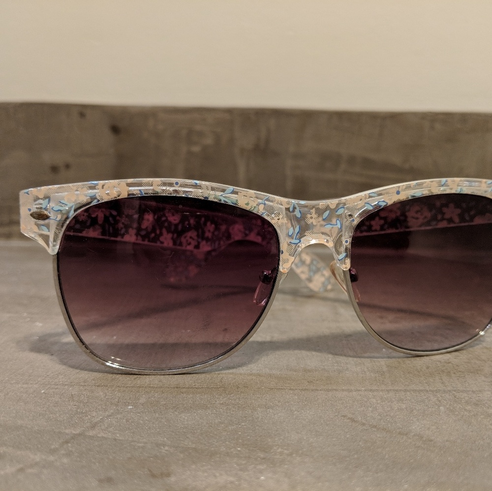 Vintage floral sunglasses